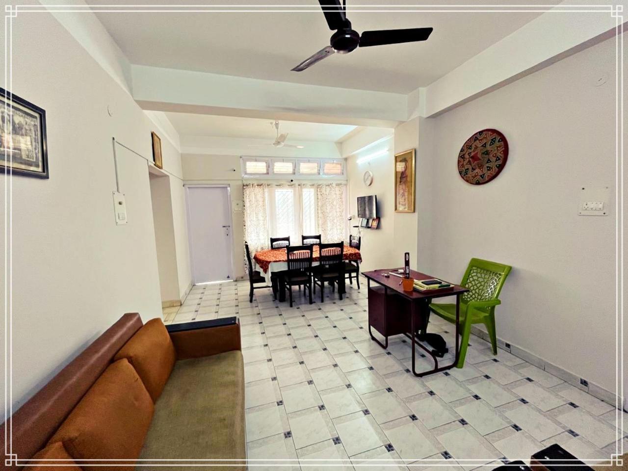 Kanak Laxmi Villa B & B Ґувахаті Екстер'єр фото