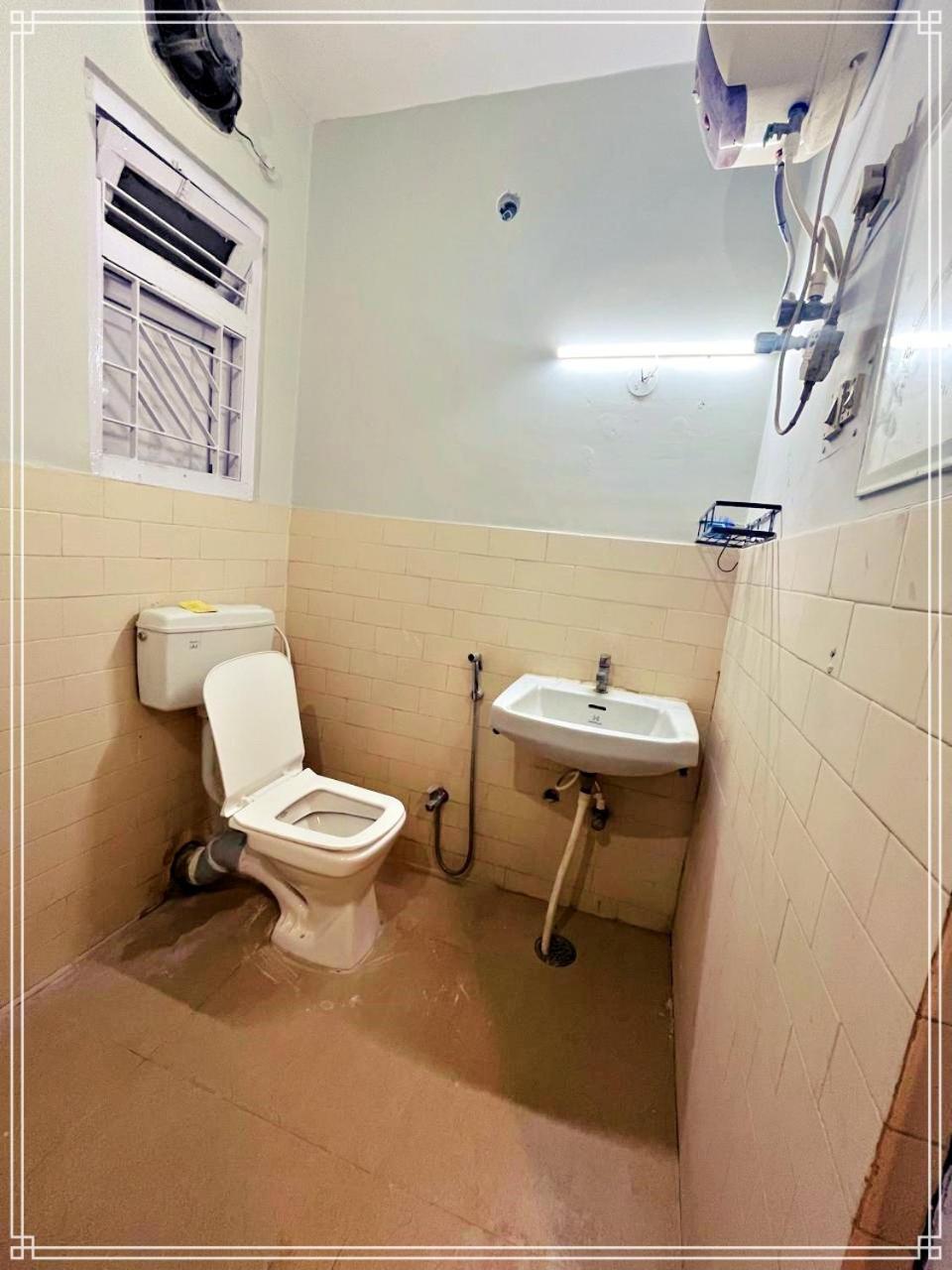 Kanak Laxmi Villa B & B Ґувахаті Екстер'єр фото